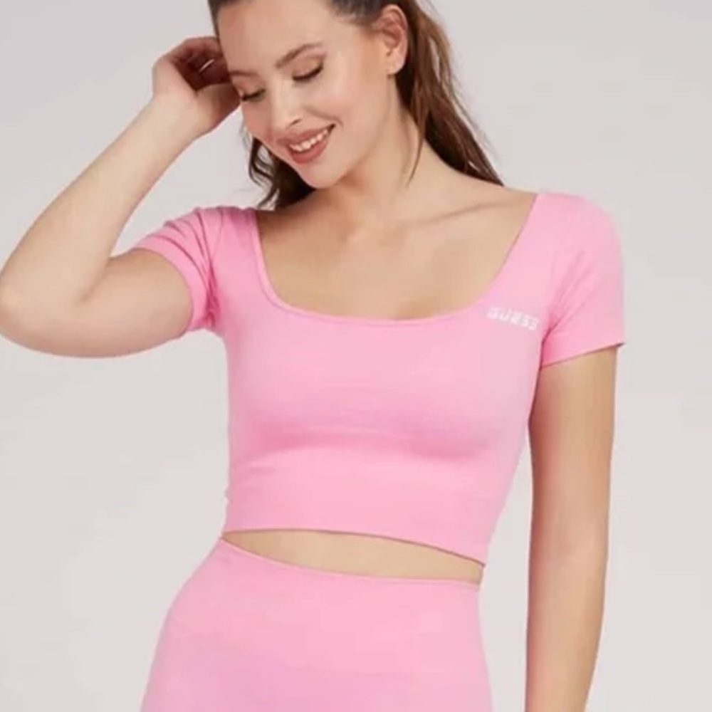 Guess Women's Alma Seamless Short Sleeve Crop Top and Shorts XS